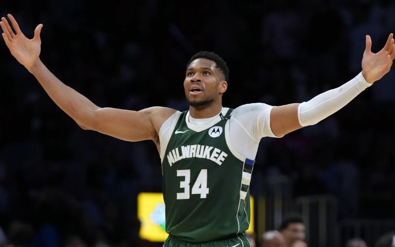Sải tay ấn tượng của cầu thủ bóng rổ trong NBA
