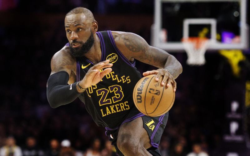 Top 10 siêu sao bóng rổ 2m1 thống trị NBA với thể hình vượt trội