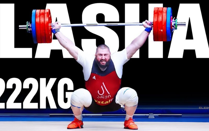 Vận động viên cử tạ nặng nhất thế giới với thể hình khổng lồ